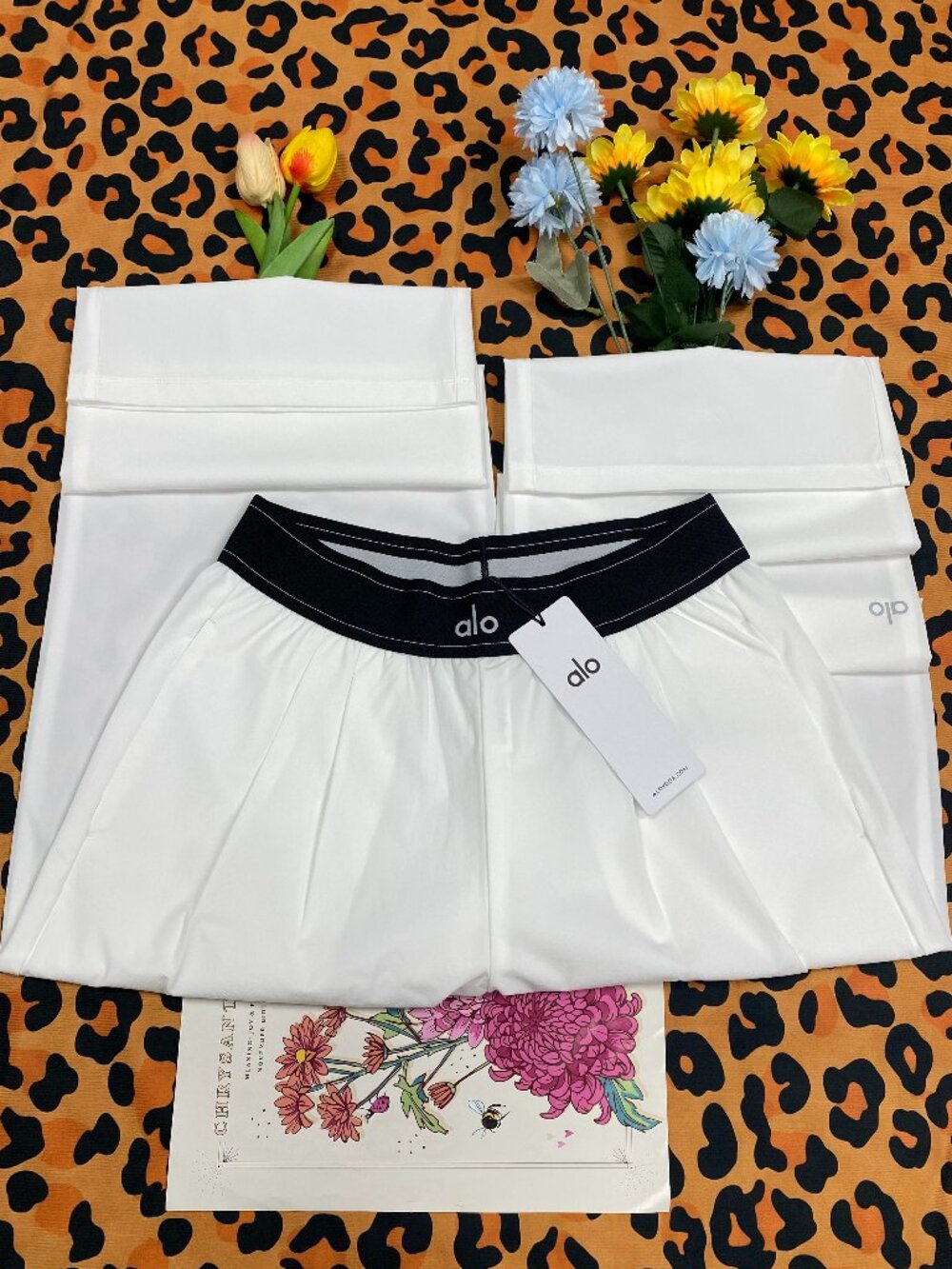🤍NWT ALO Yoga White/Black Suit Up Trouser 30 Inch Inseam Regular - Picture 2 of 8